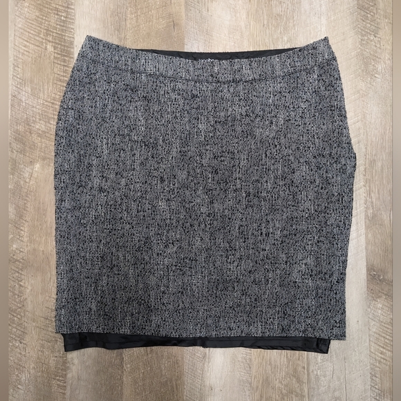 Lane Bryant Gray Pencil Skirt Wool Blend Women's Size 18 - Picture 1 of 7